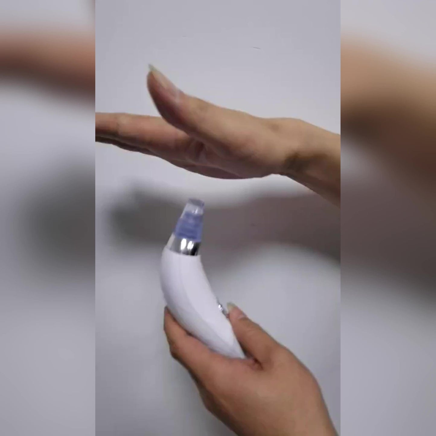 Cleansing Blackheads Beauty Meter, Powerful Portable Facial Pore Cleaner with 4 Probes, Cleansing Blackhead in Gentle and Safe Way without Squeezing Pain for Women and Men. Your Personal Professional Beautician.
